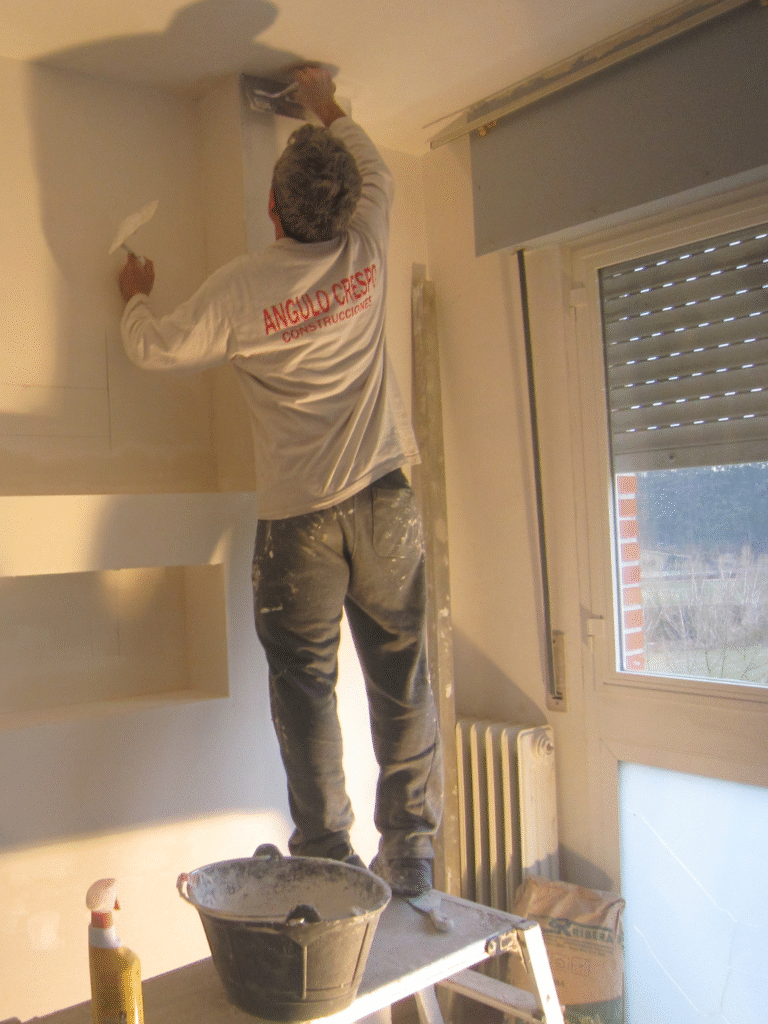 Reformas Angulo Crespo trabajador