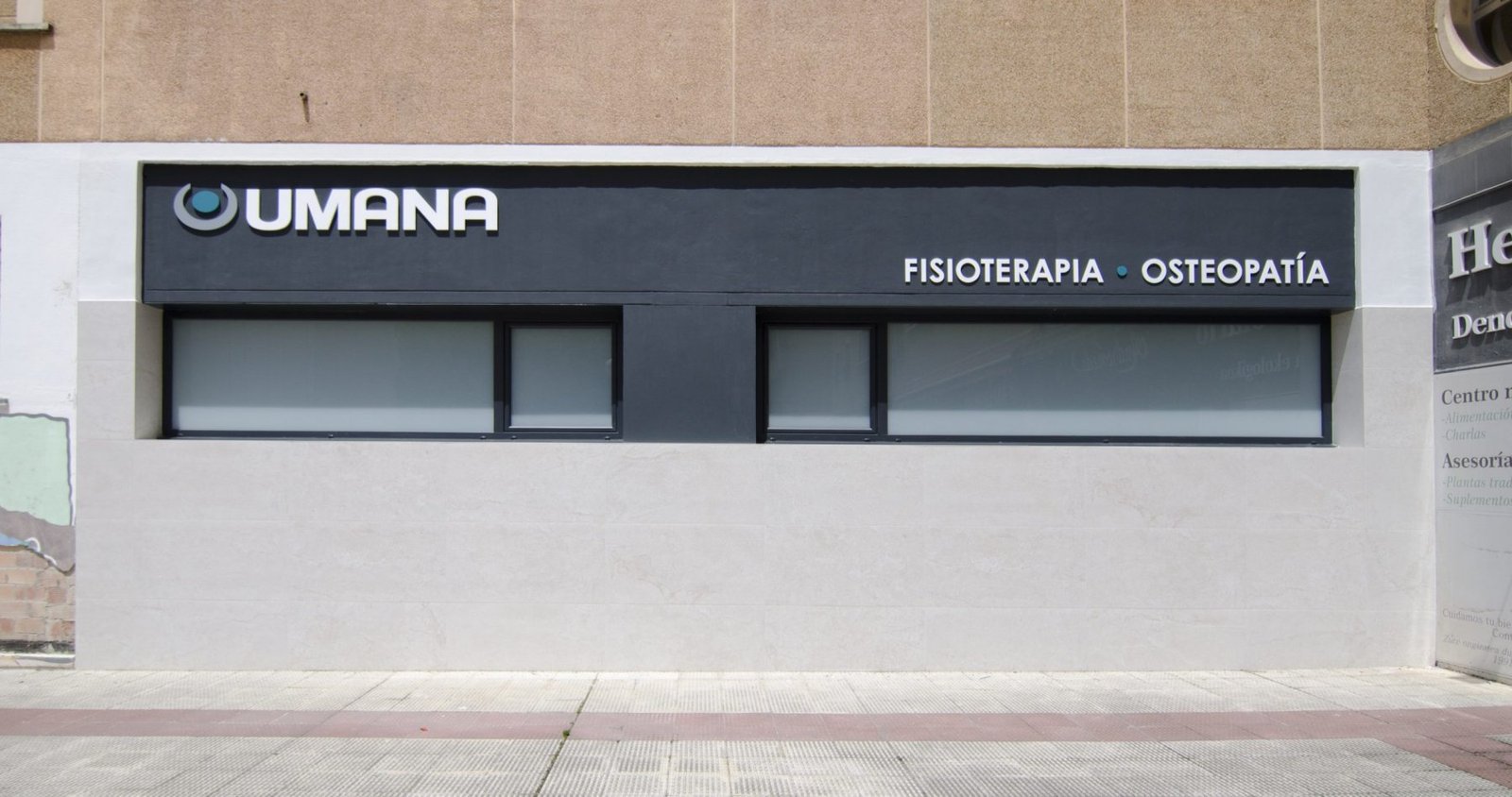 Reformas Angulo - Reformas locales comerciales - Umana, centro de fisioterapia 1